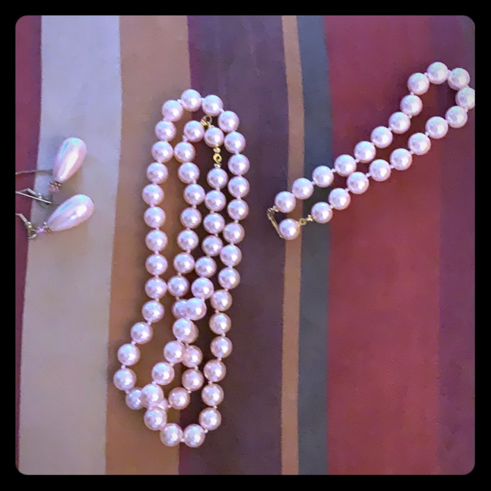 Pink Pearl Necklace Bracelet Earring Set
